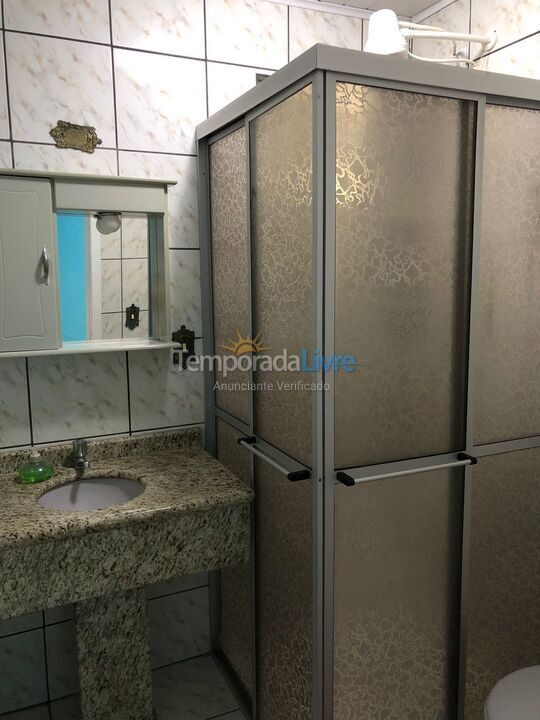 Apartamento para aluguel de temporada em Itapema (Meia Praia)