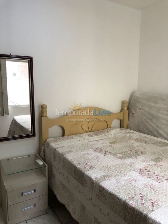 Apartamento para aluguel de temporada em Itapema (Meia Praia)