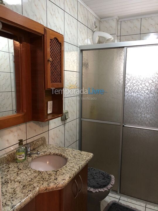 Apartamento para aluguel de temporada em Itapema (Meia Praia)
