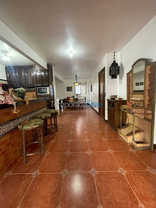 Apartment for vacation rental in Itapema (Meia Praia)