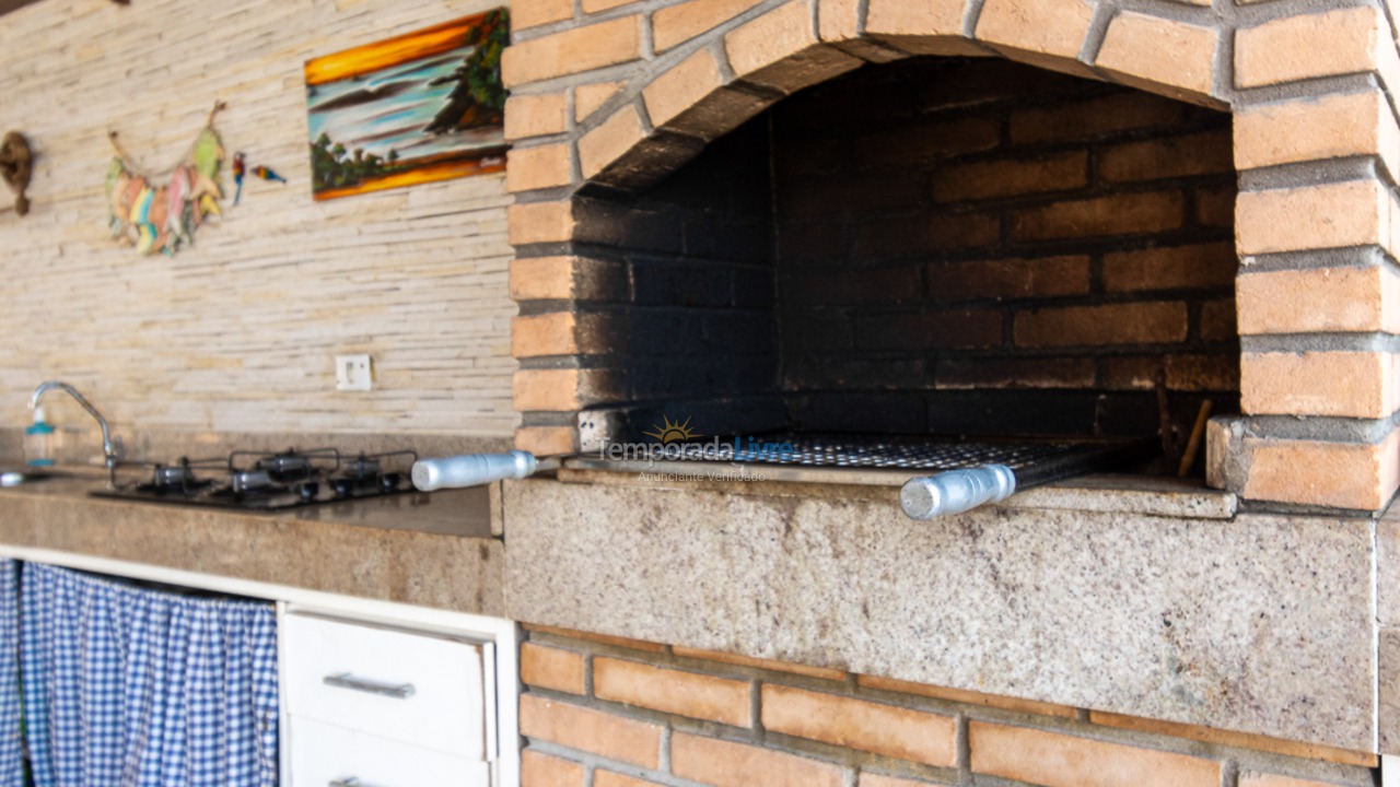 House for vacation rental in Caraguatatuba (Massaguaçu)