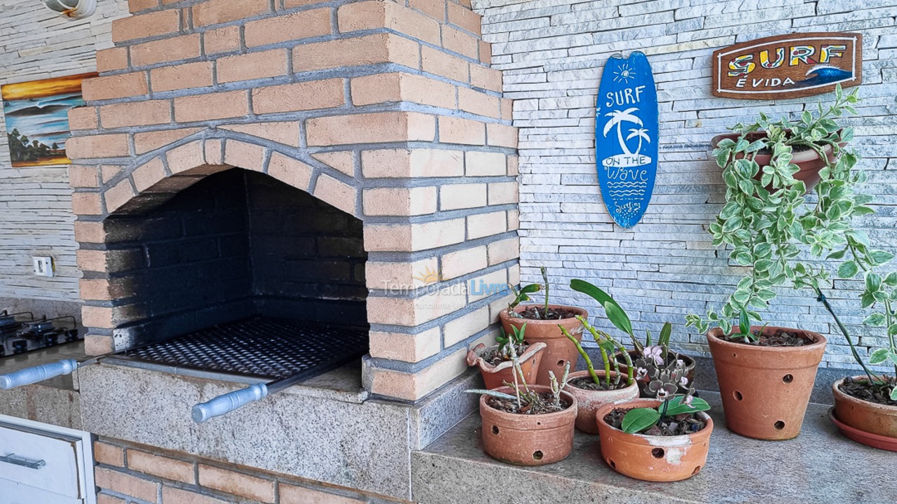 House for vacation rental in Caraguatatuba (Massaguaçu)