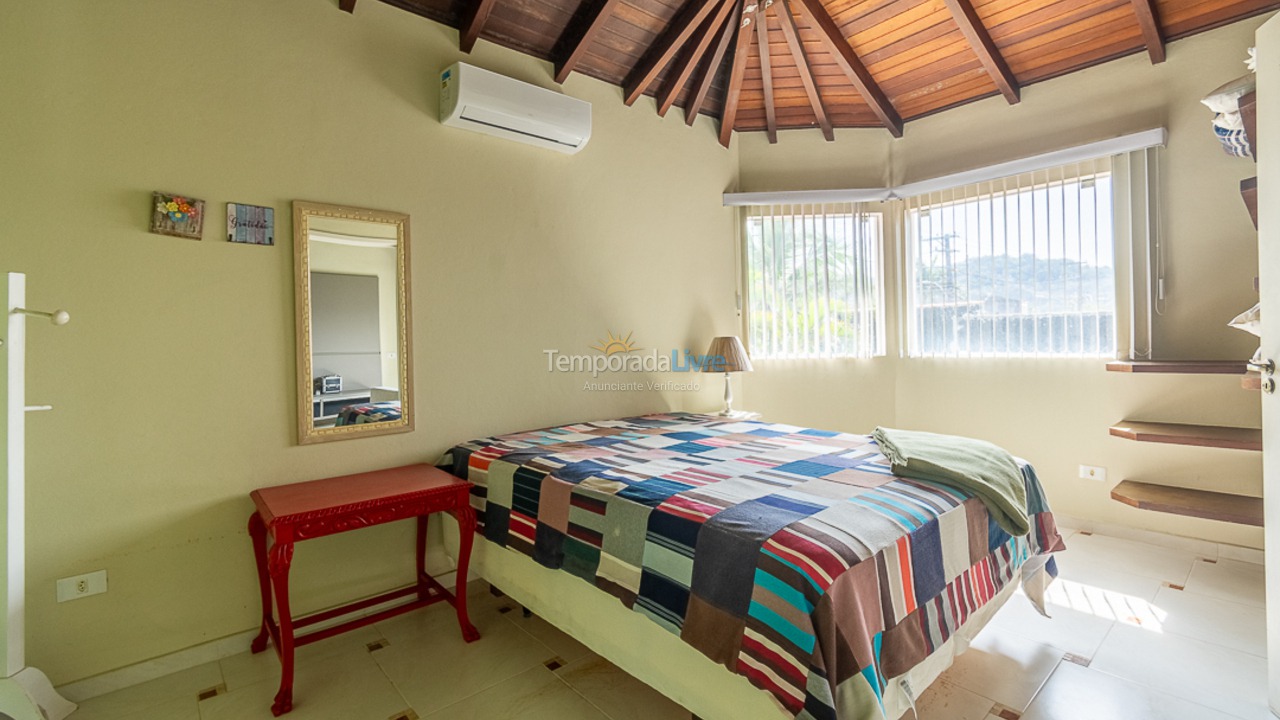 House for vacation rental in Caraguatatuba (Massaguaçu)