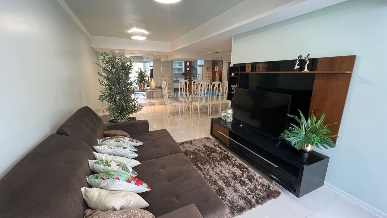 Apartamento para aluguel de temporada em Balneário Camboriú (Praia Central)