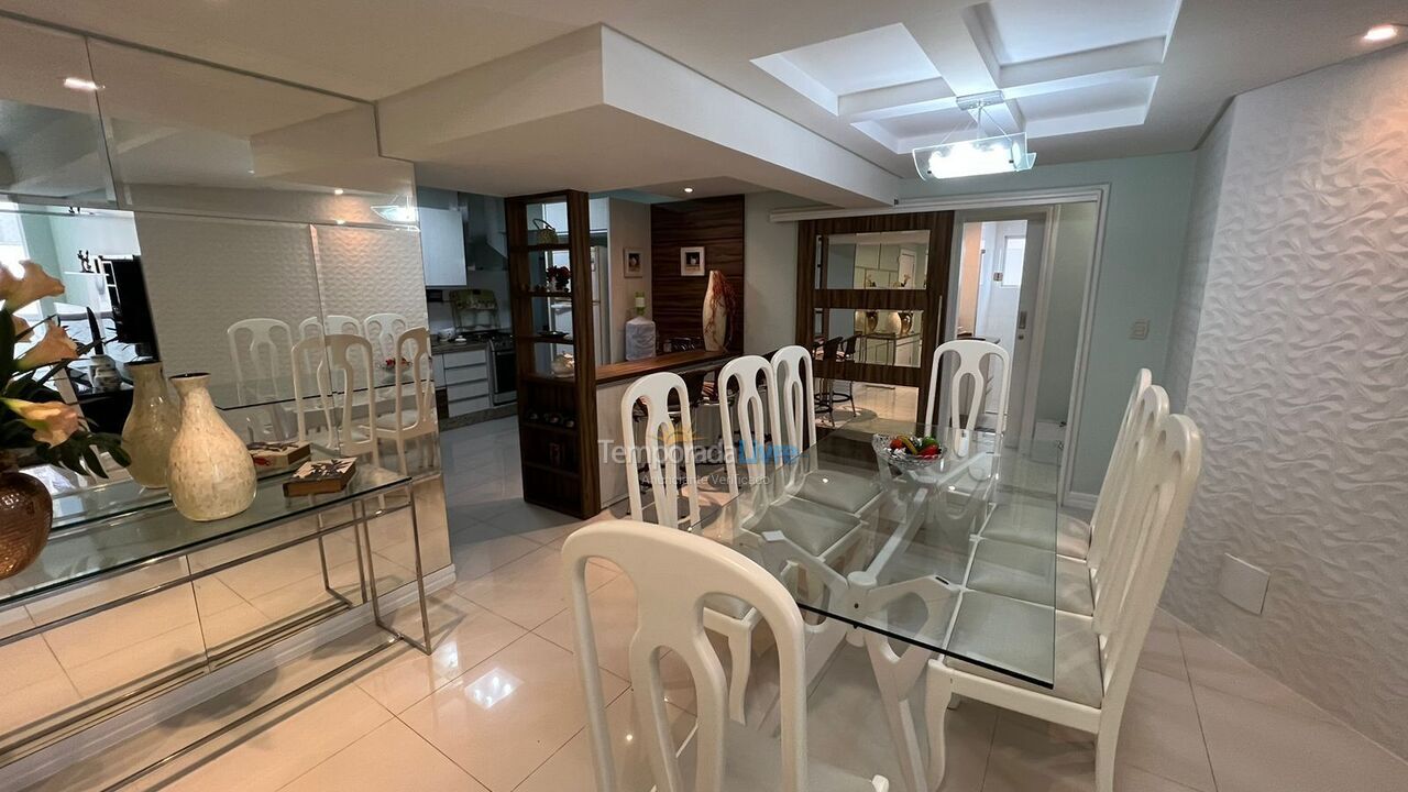 Apartamento para aluguel de temporada em Balneário Camboriú (Praia Central)