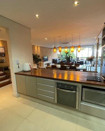 Frente ao mar pé na Areia - Disponível