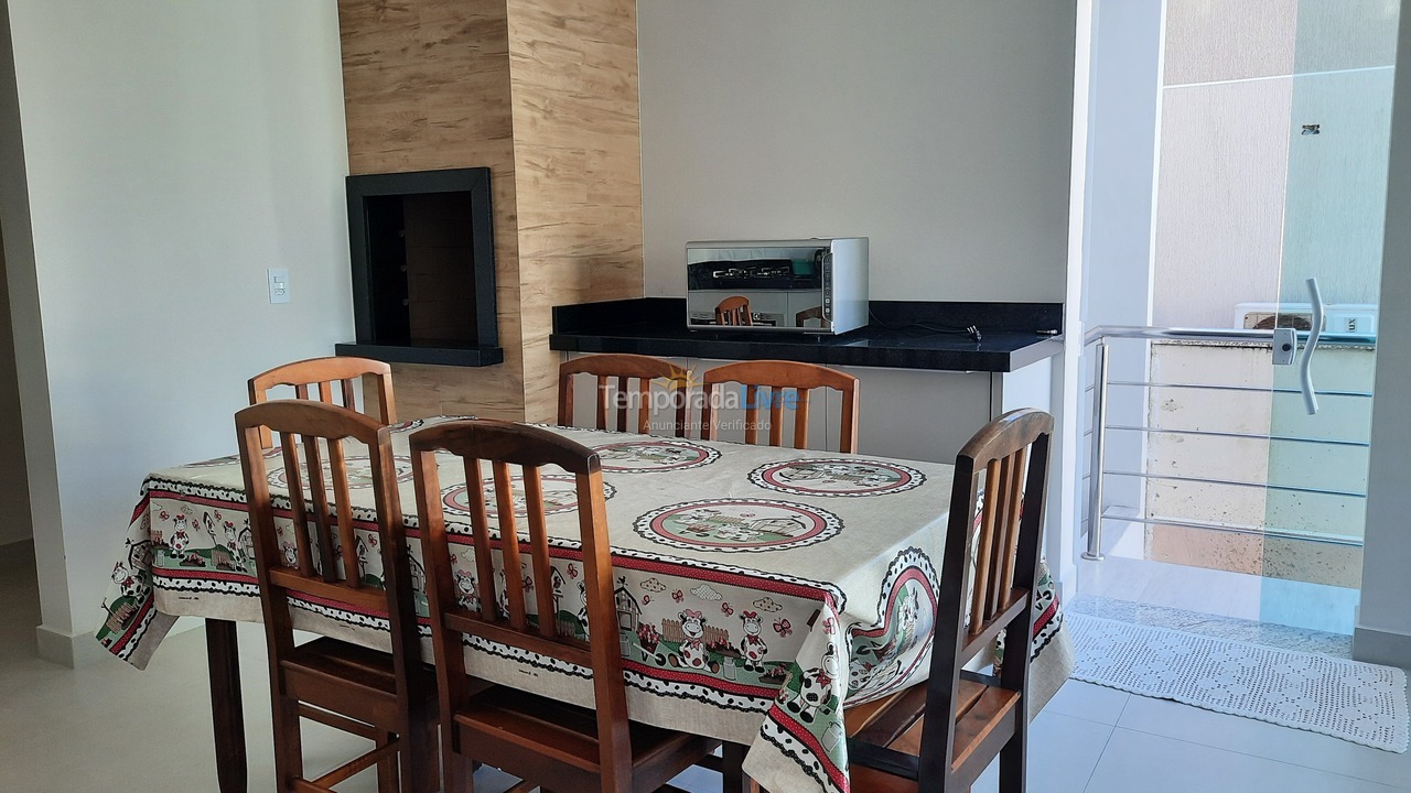 Apartamento para aluguel de temporada em Bombinhas (Canto Grande)