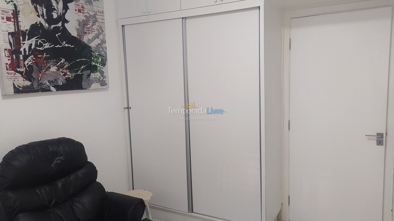 Apartment for vacation rental in Guarujá (Pitangueiras)