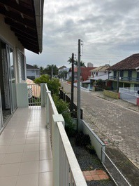 Great Townhouse 100m from Prainha, 3 bedrooms, WI-FI, Barbecue