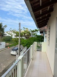 Great Townhouse 100m from Prainha, 3 bedrooms, WI-FI, Barbecue