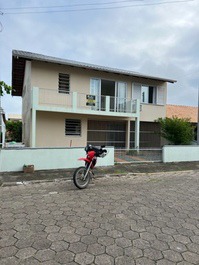 Great Townhouse 100m from Prainha, 3 bedrooms, WI-FI, Barbecue