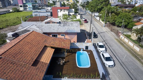 CASA DE PRAIA COM PISCINA DISPONÍVEL PARA O REVEILLON