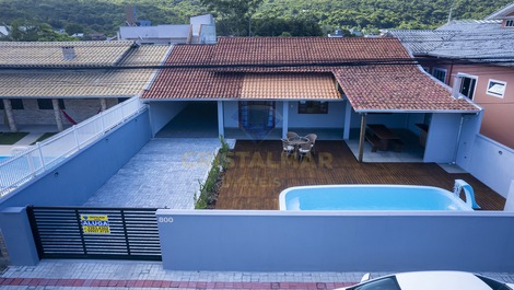 CASA DE PRAIA COM PISCINA DISPONÍVEL PARA O REVEILLON