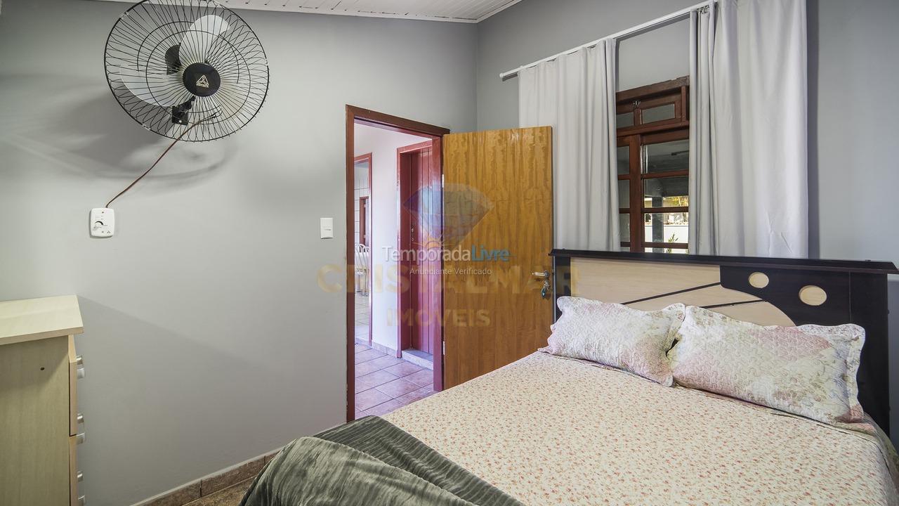 Casa para aluguel de temporada em Bombinhas (Praia de Bombas)