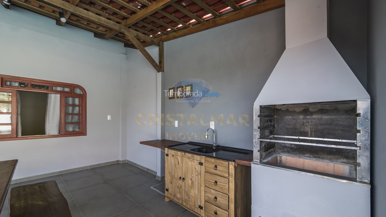 Casa para aluguel de temporada em Bombinhas (Praia de Bombas)