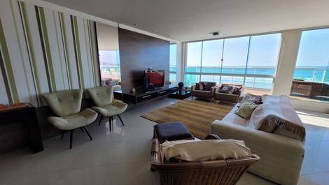 Apartamento frente al mar en Bombas con capacidad para 8 personas.