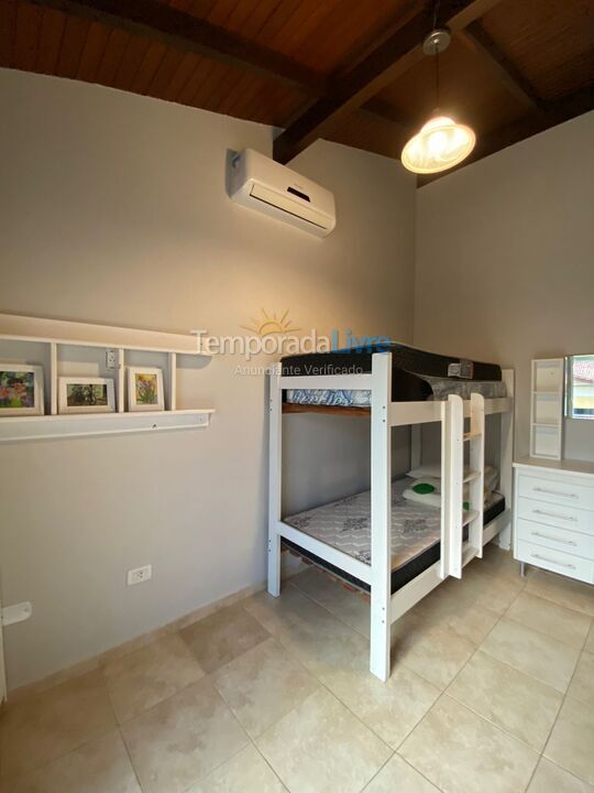 Casa para alquiler de vacaciones em Bombinhas (Praia de Bombas)