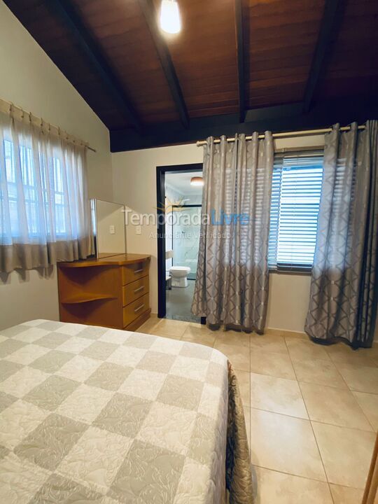 Casa para alquiler de vacaciones em Bombinhas (Praia de Bombas)