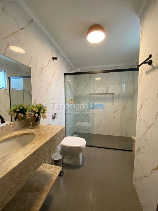 Casa para alquiler de vacaciones em Bombinhas (Praia de Bombas)