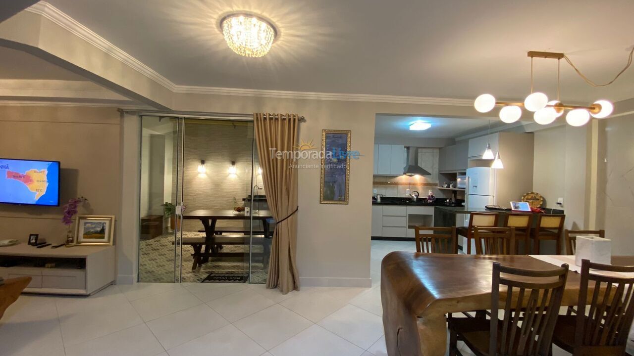 Casa para alquiler de vacaciones em Bombinhas (Praia de Bombas)