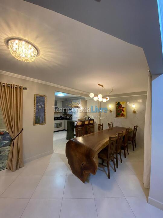 Casa para alquiler de vacaciones em Bombinhas (Praia de Bombas)