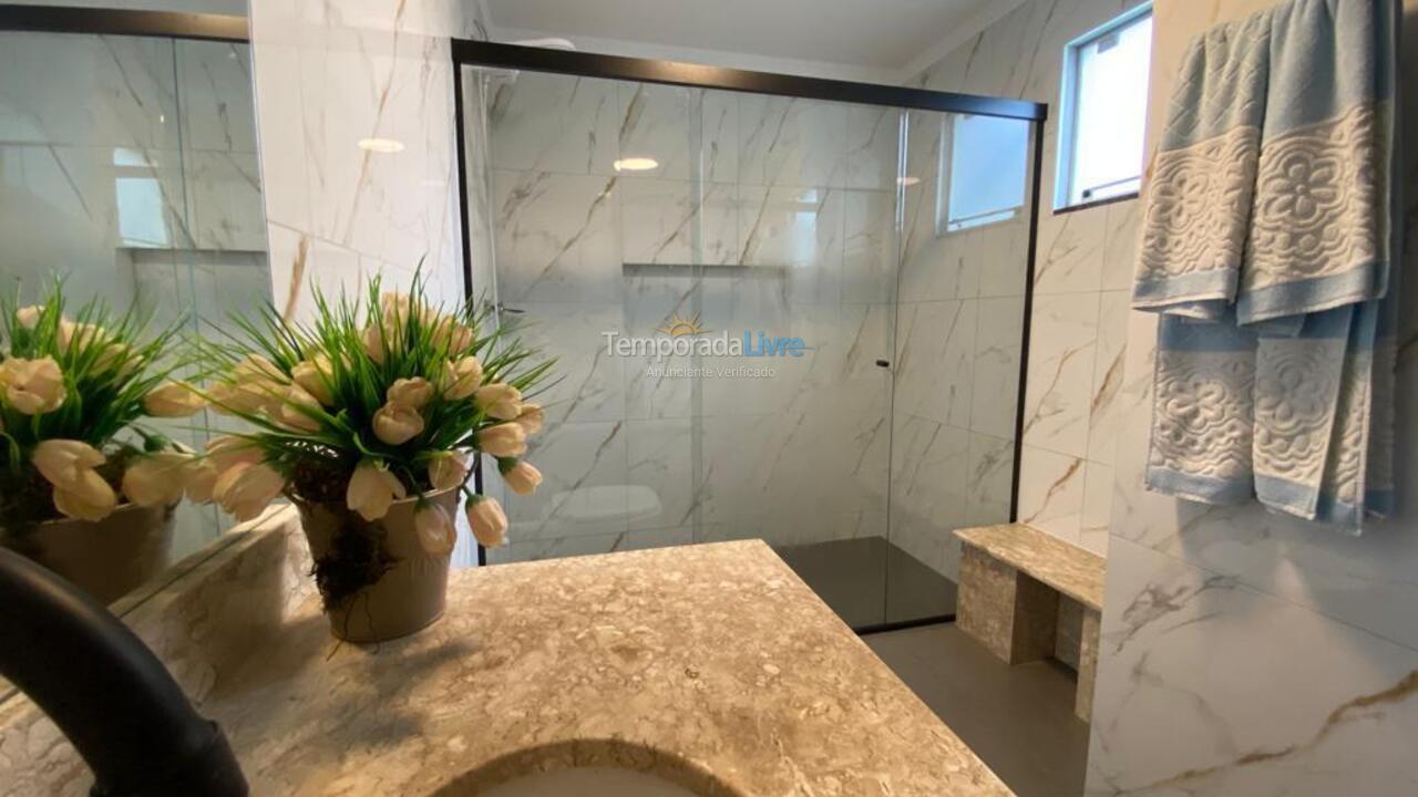 Casa para alquiler de vacaciones em Bombinhas (Praia de Bombas)