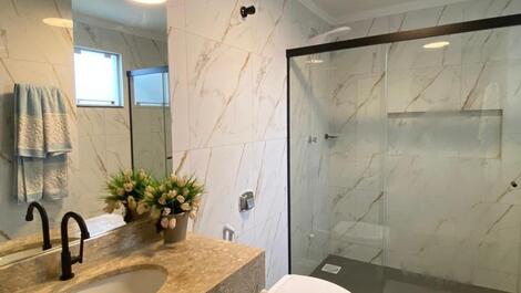 Playa Bombas - 04 habitaciones - 70 m del mar