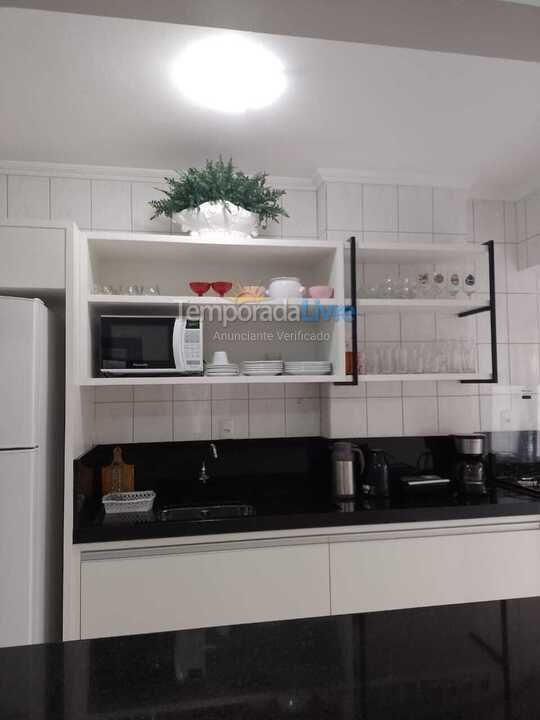 Apartamento para aluguel de temporada em Itapema (Meia Praia)