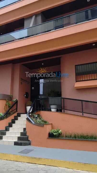 Apartamento para aluguel de temporada em Itapema (Meia Praia)