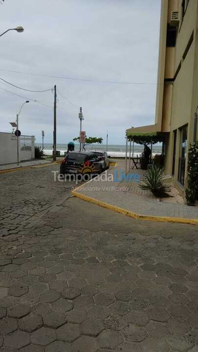 Apartamento para aluguel de temporada em Itapema (Meia Praia)