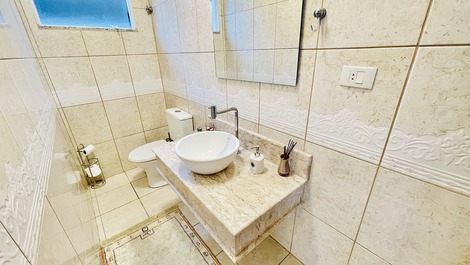 Gated Condominium with 3 Suites, Air Conditioning, Wi-Fi and Leisure