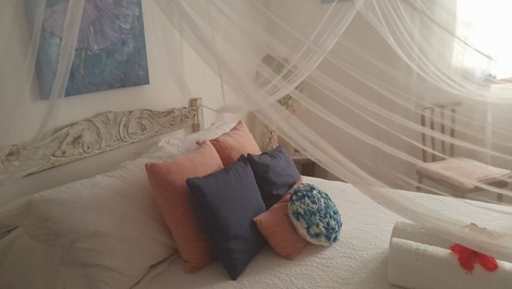 Romantic house for 4 people 50m from the sea/private property/parking/garden