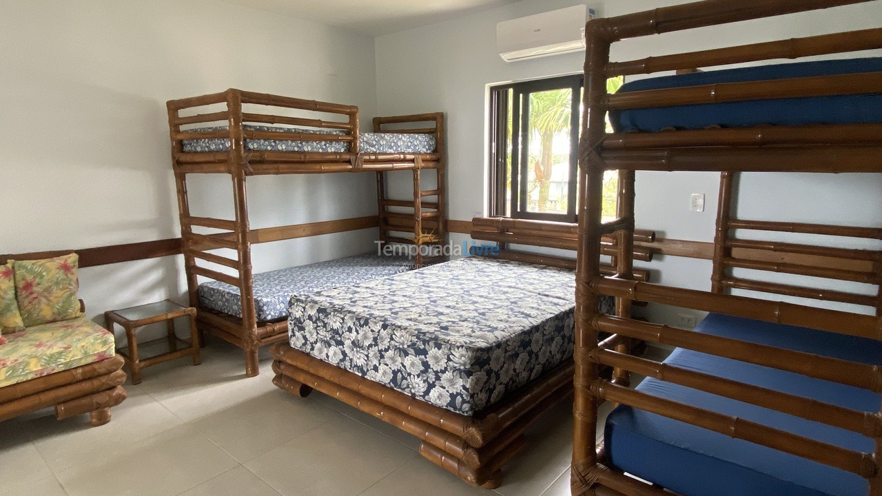 House for vacation rental in Guaratuba (Barra do Saí)