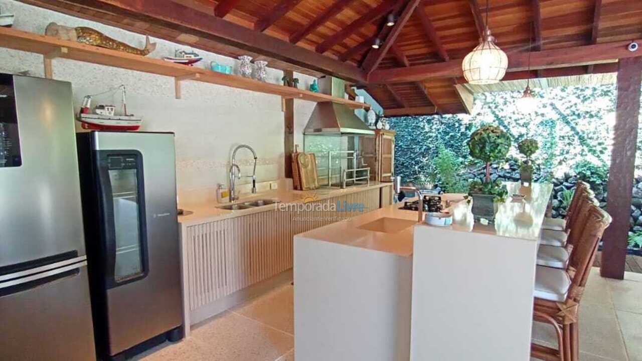 Casa para aluguel de temporada em São Sebastião (Praia da Baleia)