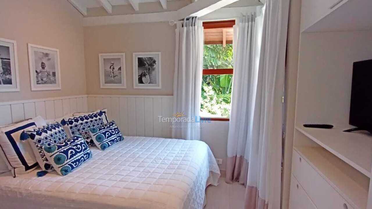 Casa para aluguel de temporada em São Sebastião (Praia da Baleia)