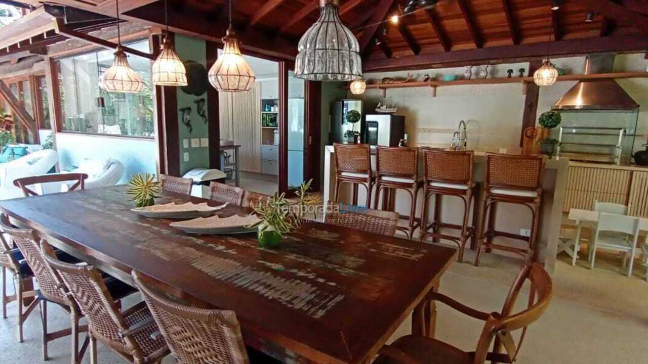 Casa para aluguel de temporada em São Sebastião (Praia da Baleia)