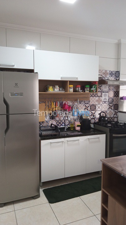 Apartamento para aluguel de temporada em Praia Grande (Vila Tupi)