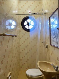 Beachfront for 12 people, 3 bedrooms- WIFI - Maranduba -Ubatuba