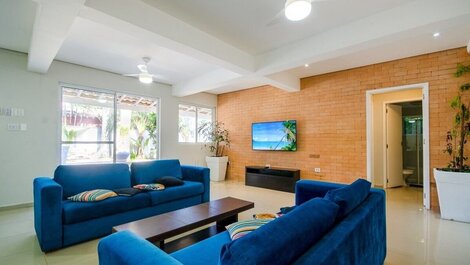 Linda Casa com piscina no Guarujá para 16 pessoas