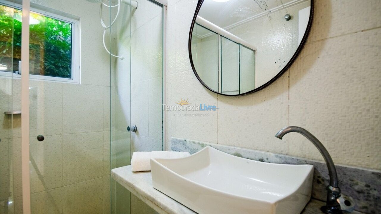 Casa para aluguel de temporada em Guarujá (Praia do Pernambuco)