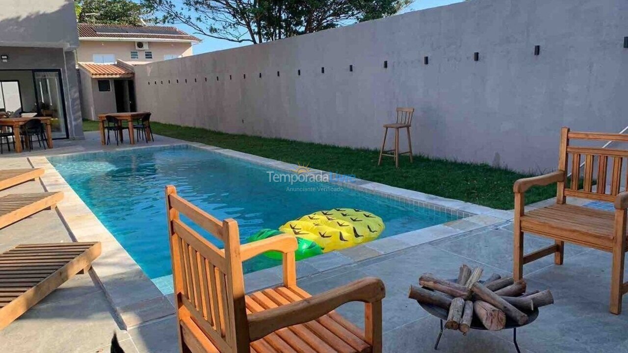 Casa para alquiler de vacaciones em Guarujá (Praia do Pernambuco)