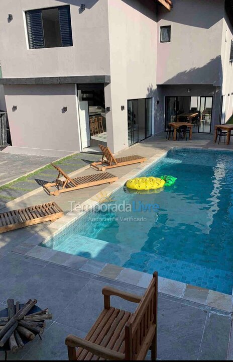 Casa para alquiler de vacaciones em Guarujá (Praia do Pernambuco)