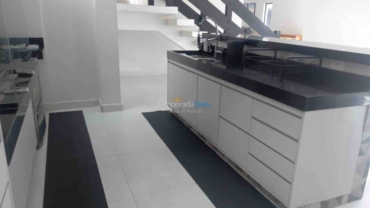 Casa para alquiler de vacaciones em Guarujá (Praia do Pernambuco)