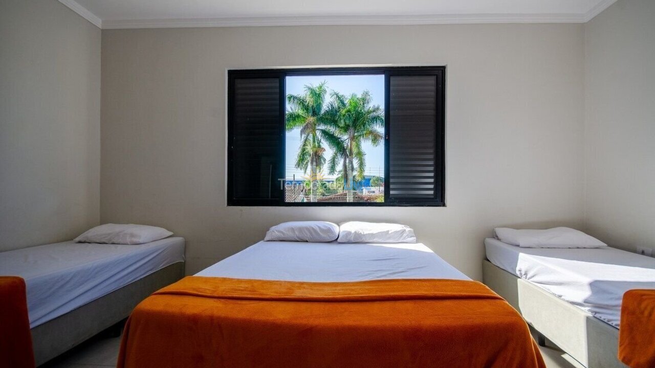 Casa para alquiler de vacaciones em Guarujá (Praia do Pernambuco)