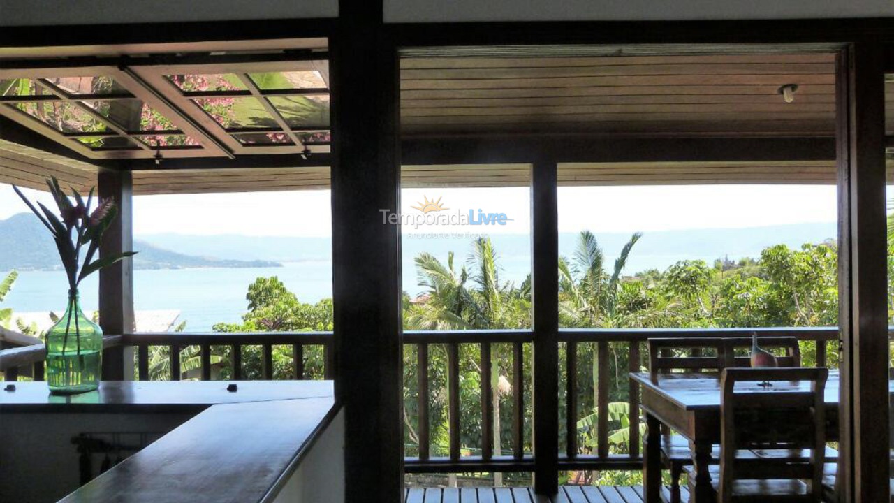 Casa para aluguel de temporada em Ilhabela (Siriúba)