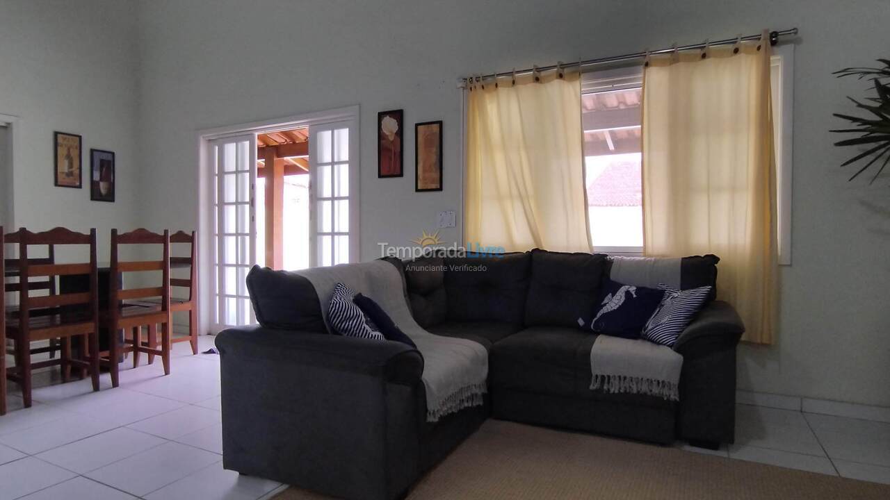 Casa para aluguel de temporada em Ubatuba (Praia do Lázaro)