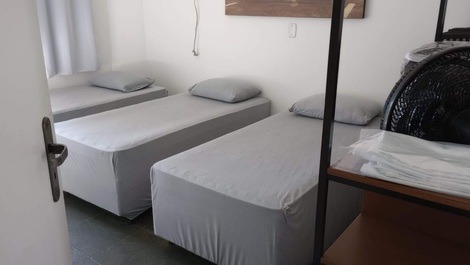 Quarto 3 camas solteiro com vista 