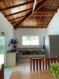 CASA CON PISCINA PARA 20 PERSONAS. AIRE ACONDICIONADO Y WIFI - A 300 M DE LA PLAYA SAPÉ - Ubatuba