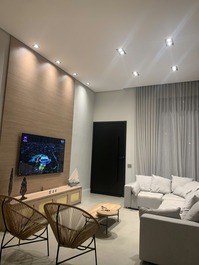 Casa con piscina climatizada! Condominio Morada da Praia - Boraceia.