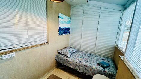 Beautiful Penthouse on Bombas Beach